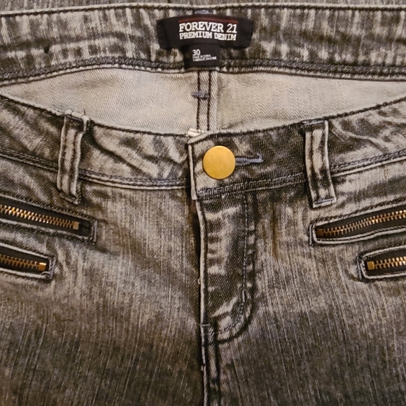 Forever 21 - Picture 15 of 16